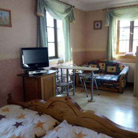 מלון Nový Bor Restaurant A Pension Sorrento מראה חיצוני תמונה