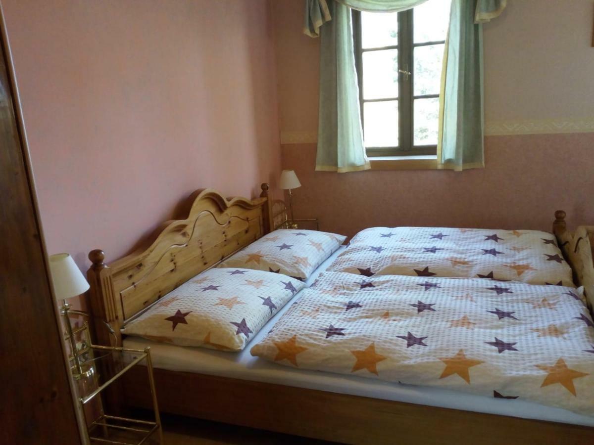 מלון Nový Bor Restaurant A Pension Sorrento מראה חיצוני תמונה